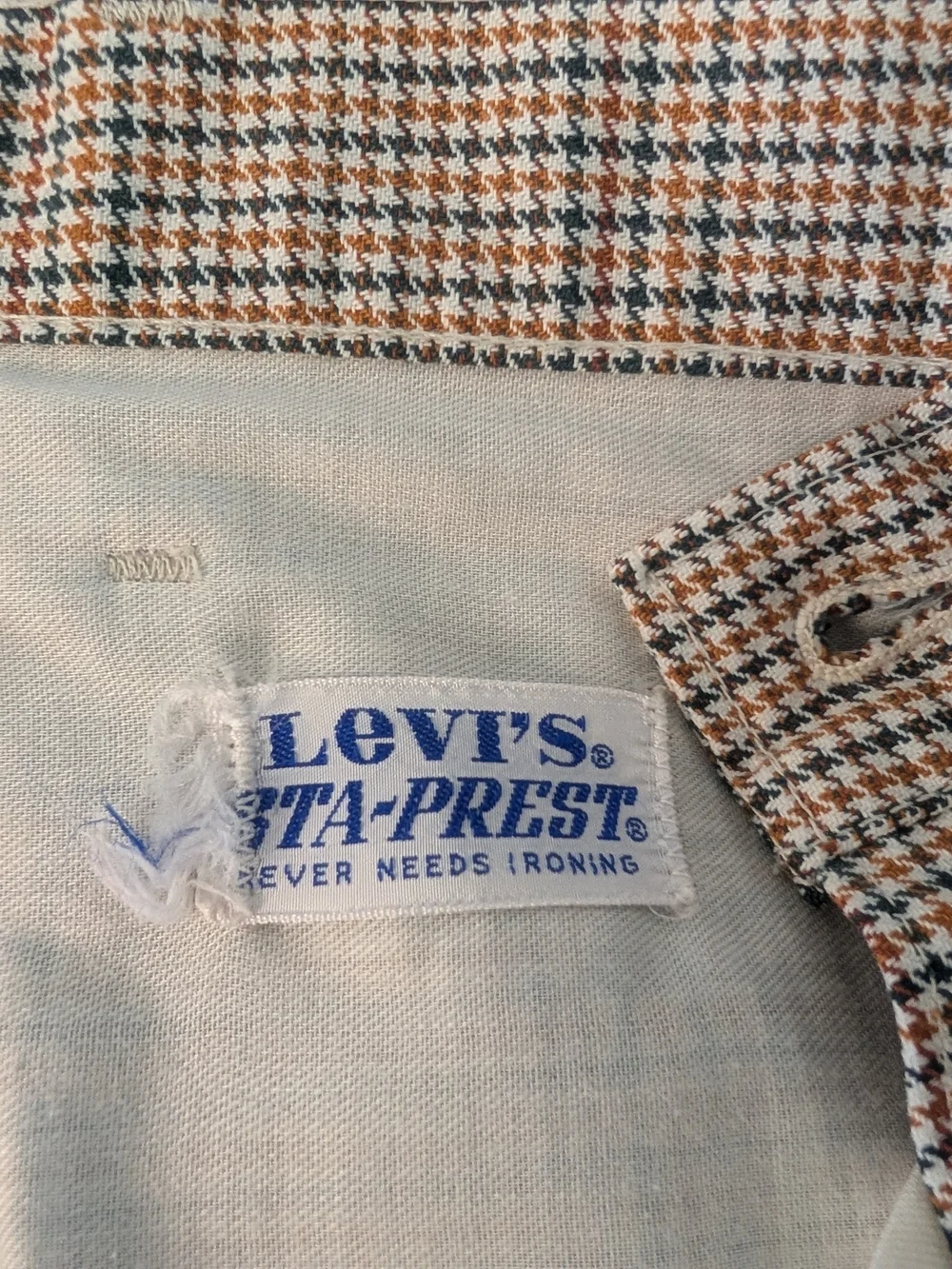 Levi's Vintage Men's Classic Houndstooth Dress Pants in Beige/Black
